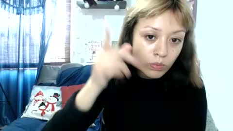 Snapshot of nena_lov chatting on December 18, 4:39 pm Star  online show from December 18, 4:39 pm