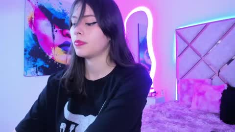 nenaarisk online show from March 24, 2:44 pm