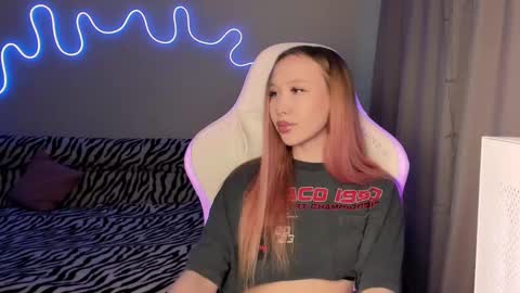 Mina online show from February 22, 1:55 pm