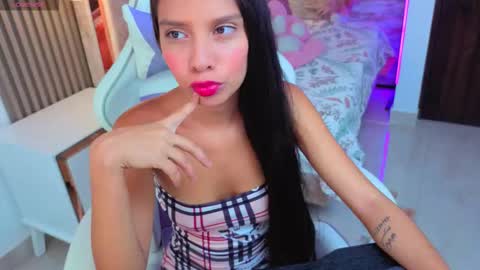 Nia  online show from November 6, 12:33 pm