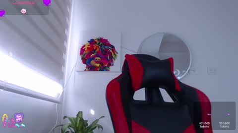 Mia online show from February 21, 9:04 pm