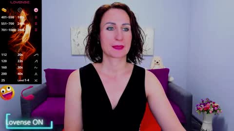 niasmithh online show from October 14, 12:30 pm