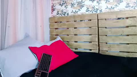 nicky_oli online show from January 30, 12:59 pm