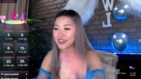 Nicky online show from February 25, 1:42 pm