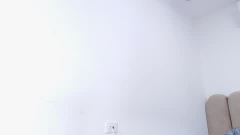 Nicol online show from February 19, 3:17 am