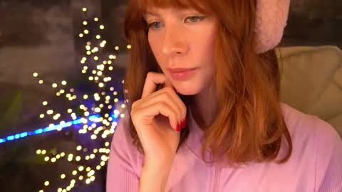 Nicol Moonn online show from December 19, 6:49 am