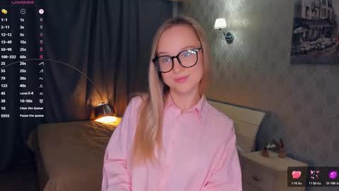 Nicoletta online show from November 12, 6:28 pm