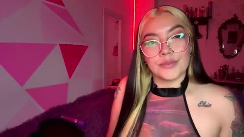 Nicole online show from February 8, 6:28 am