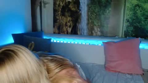 Snapshot of nicolelinharts chatting on October 2, 11:32 pm   Birthday  online show from October 2, 11:32 pm