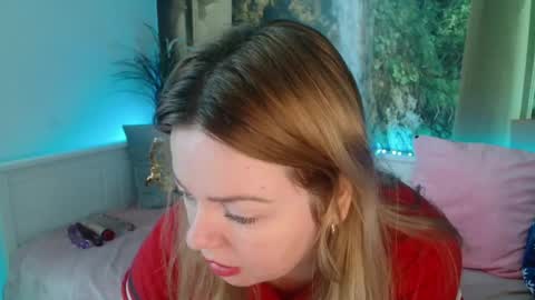 Snapshot of nicolelinharts chatting on February 3, 9:08 am   Birthday  online show from February 3, 9:08 am