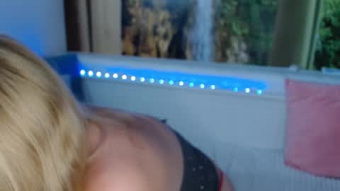 Snapshot of nicolelinharts chatting on October 8, 8:24 pm   Birthday  online show from October 8, 8:24 pm