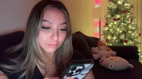 nicolelovesyou444 online show from December 5, 1:12 pm