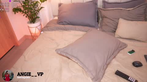 nicoleth18 online show from October 25, 11:29 am