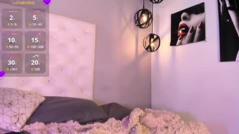 Nicolle online show from March 4, 2:12 pm