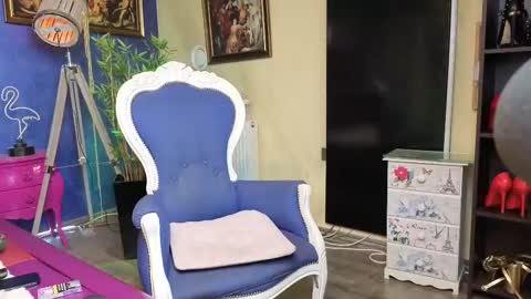 Nicolle online show from March 5, 7:05 am