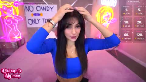 Nicole online show from November 3, 6:17 am