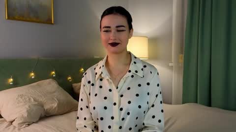 Sophie online show from December 20, 1:42 am