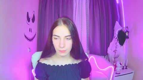 nikastarkk online show from October 31, 7:51 pm