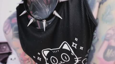 Nikki Ramone   online show from April 7, 10:17 am