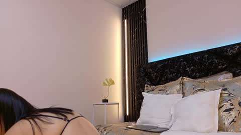  NIKY SMIT  online show from February 6, 11:42 am