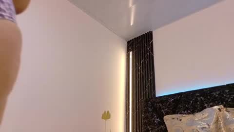  NIKY SMIT  online show from February 17, 11:34 am