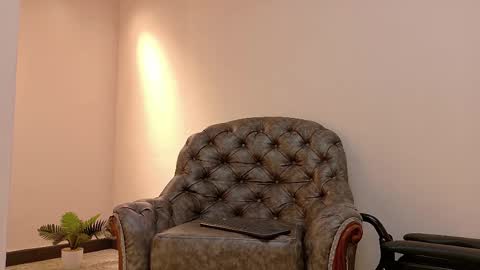  NIKY SMIT  online show from March 8, 11:35 am