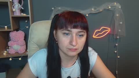 ninaflawlees online show from September 18, 12:04 pm