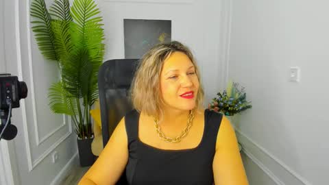 ninastarle online show from November 13, 5:39 am