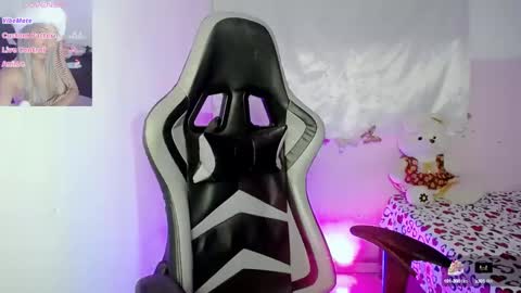 ninatinydoll1 online show from February 19, 10:56 am