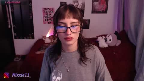 Nixxie  online show from November 6, 3:34 am