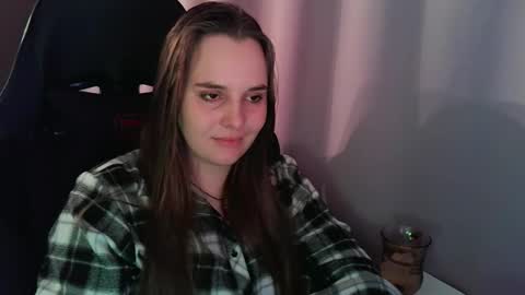 noir_ember_ online show from October 11, 1:14 pm