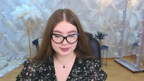 noirwhisper online show from November 14, 7:03 pm