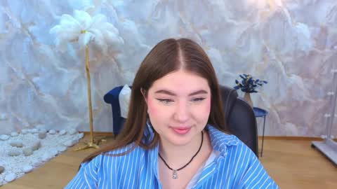 noirwhisper online show from December 5, 6:31 pm