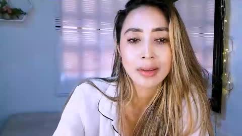 Nycole online show from September 12, 6:48 pm