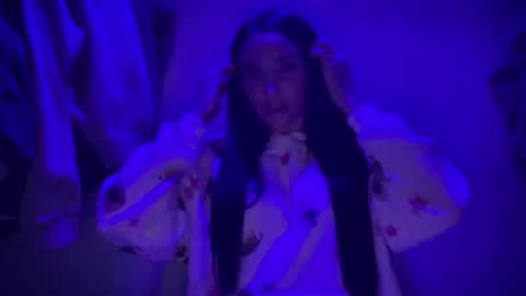 Snapshot of oceanxalara22_xo chatting on October 20, 2:36 am A L A R A  online show from October 20, 2:36 am