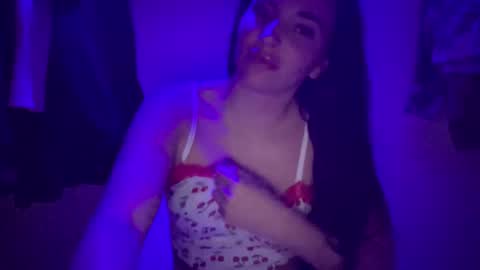 Snapshot of oceanxalara22_xo chatting on October 30, 2:47 am A L A R A  online show from October 30, 2:47 am