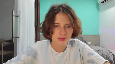 Evie online show from December 11, 6:36 am