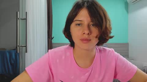 Evie online show from December 14, 5:40 am