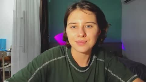 Evie online show from December 7, 11:29 am