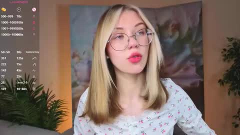 Lynna online show from February 5, 11:02 am