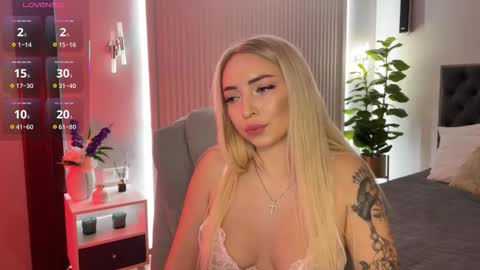 Emma online show from November 18, 2:01 am