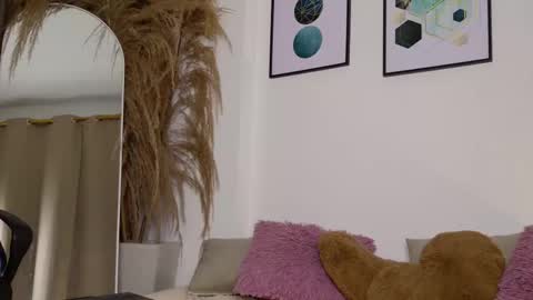 Snapshot of ohrianagibson chatting on September 16, 2:30 am  g  online show from September 16, 2:30 am