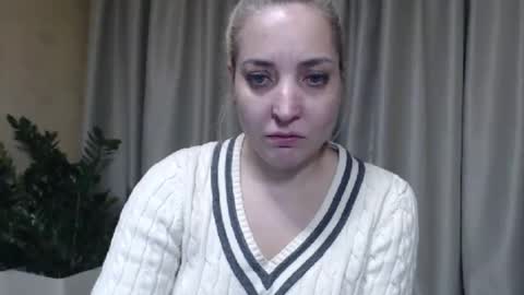 Mari online show from December 3, 7:38 pm