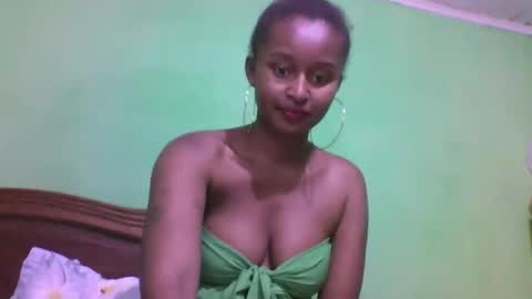 olinah610 online show from October 27, 7:08 pm