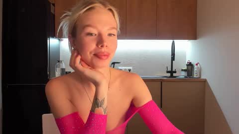 Olivia 3 online show from December 19, 9:27 pm