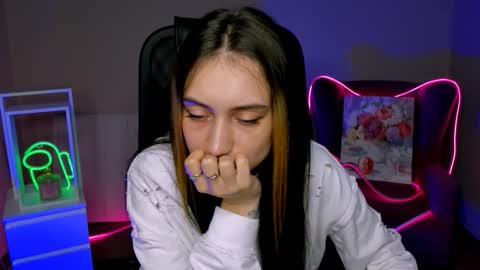 olivia_norton_ online show from November 4, 3:06 pm