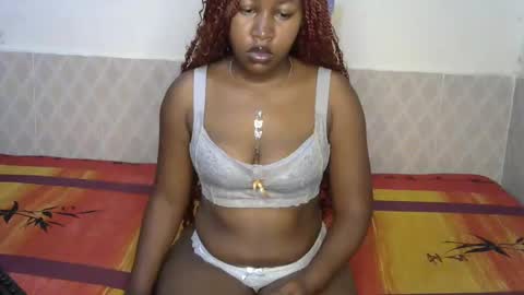 Snapshot of olivia_roxxyy chatting on October 23, 7:47 am olivia online show from October 23, 7:47 am