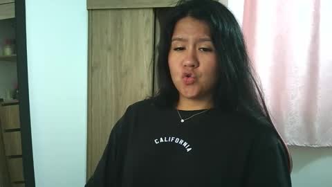 Olivia online show from November 4, 1:16 pm