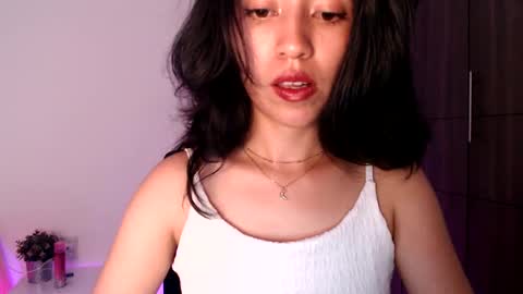 oliviaaa__ online show from February 18, 9:42 pm