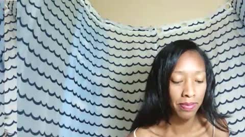 oliviah27 online show from December 13, 9:32 pm